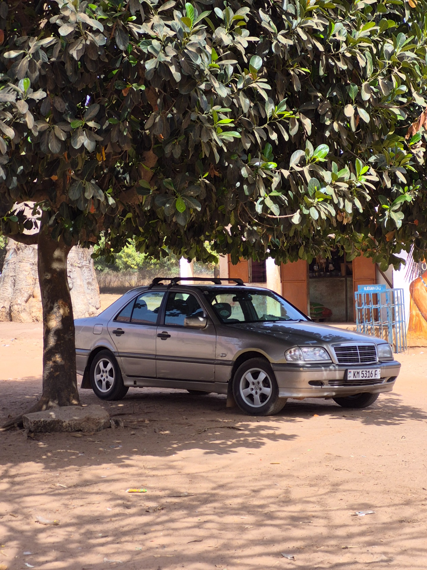 clean car with full A/C